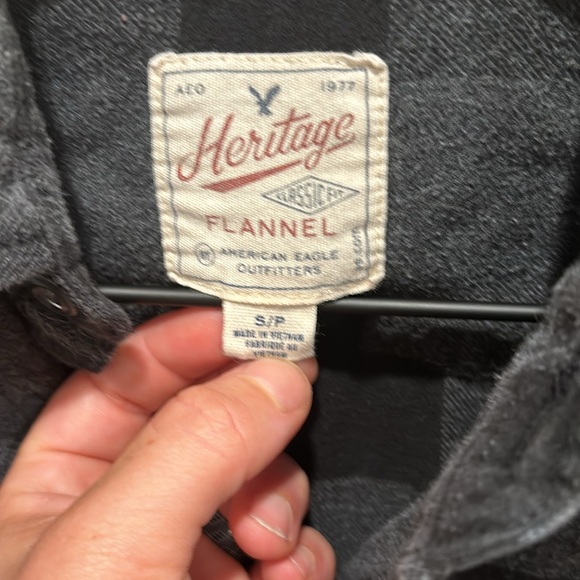 American Eagle Outfitters Flannel - Picture 3 of 4